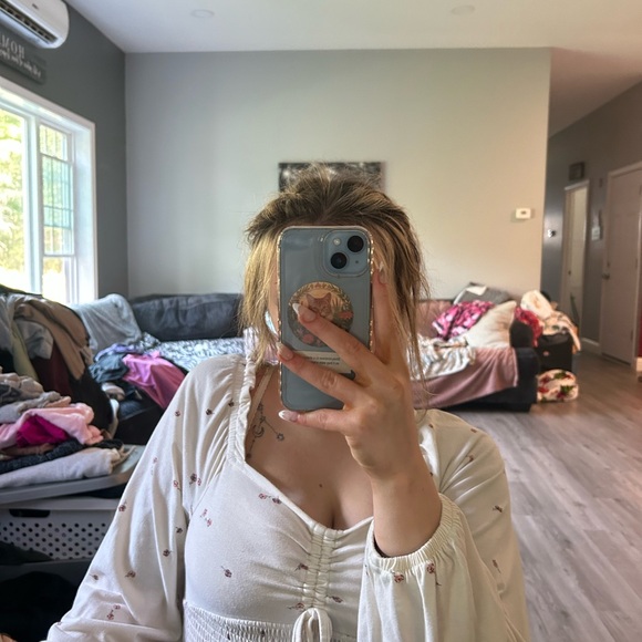 Arizona Jean Company Cream Floral Women Top - Picture 5 of 5